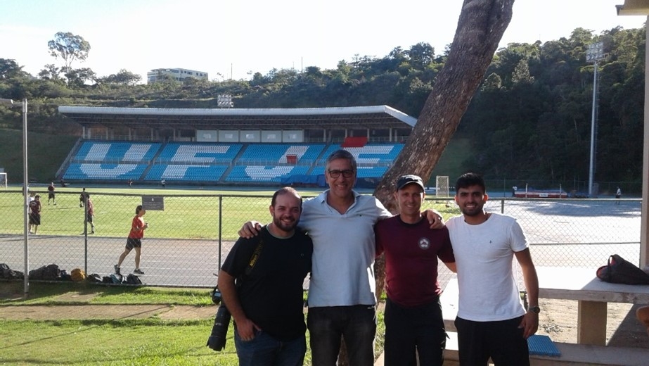 Avaliação da maturação biológica de jovens jogadores de futebol.